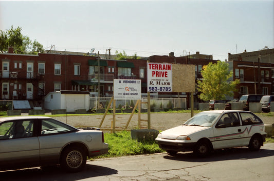 Terrain vacant rue Charlemagne au nord d'Hochelaga