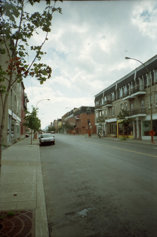 Rue Ste-Catherine est, perspective vers l'est à partir de Davidson