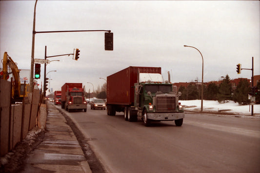 Rue Notre-Dame est coin Ste-Catherine, vue vers l'ouest