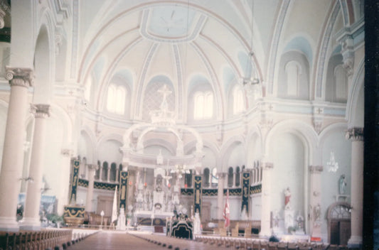 Intérieur de l'église Saint-François d'Assise