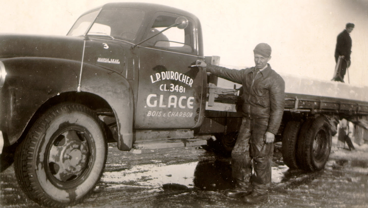 Léopaul Durocher et son camion