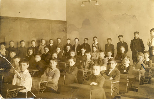 Élèves et professeur de l’école Boucher-de-la-Bruère