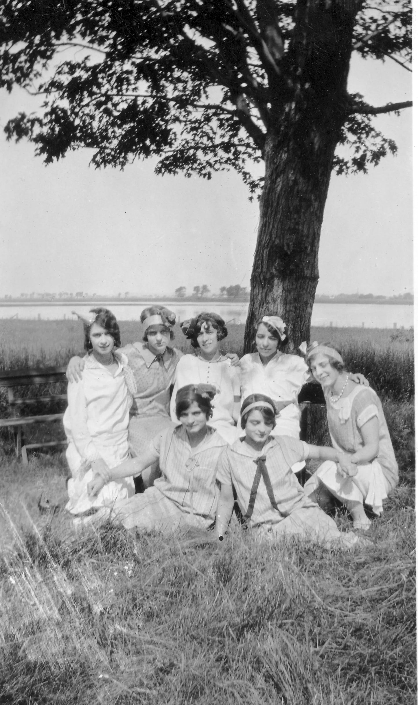 Famille St-Jean et amies au bord de l’eau à Longue-Pointe