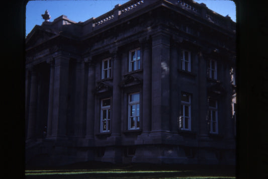 Façade et côté ouest de l'ancien Hôtel de Ville Maisonneuve