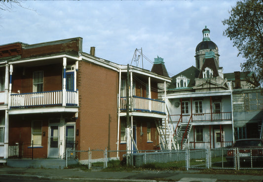 Vue du toit du Marché Maisonneuve des rues tout près