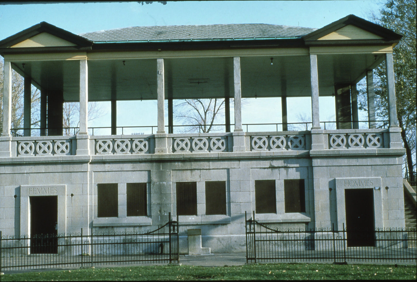 Kiosque du parc Morgan