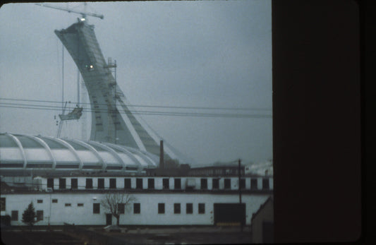 Construction de la tour du Stade Olympique