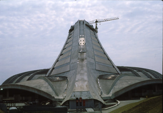 Construction de la tour du Stade Olympique