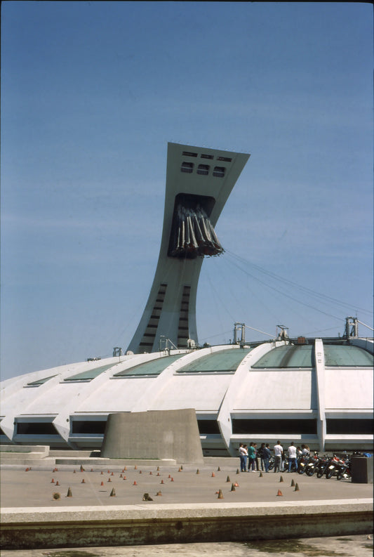 Toile du toit du Stade Olympique relevée