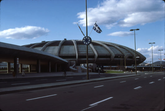 Construction de la tour du Stade Olympique