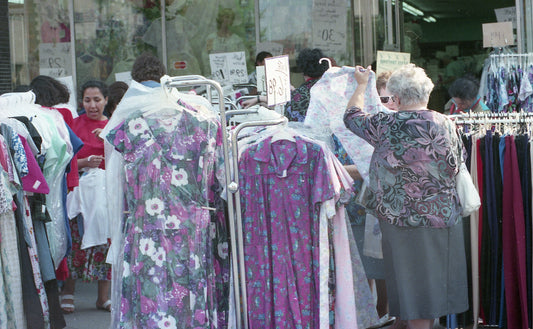 Vente trottoir de la Promenade Ontario