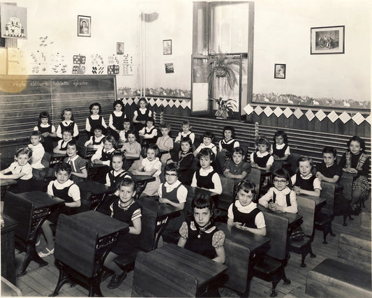 Photo de classe à l'école Saint-Nom-de-Jésus (filles)