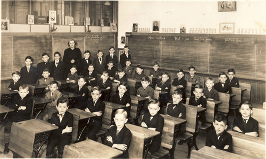 Photo d'une classe de deuxième année à l'école Saint-Nom-de-Jésus (gars)