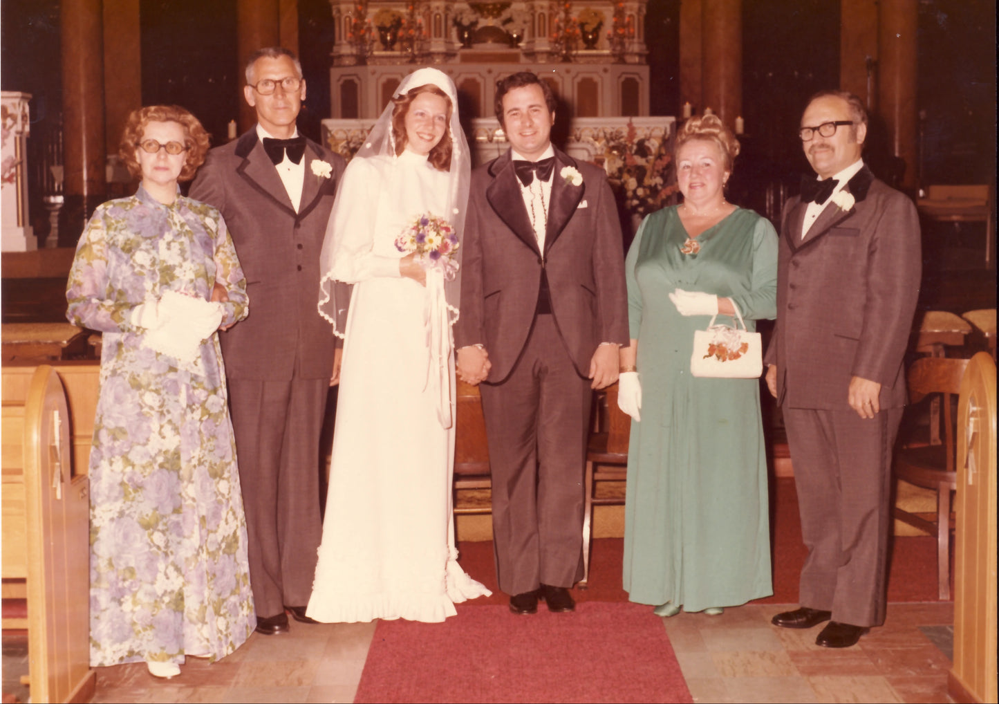 Mariage de Mariette Bélanger et Jean-Pierre Bertrand à l'église Très-Saint-Nom-de-Jésus