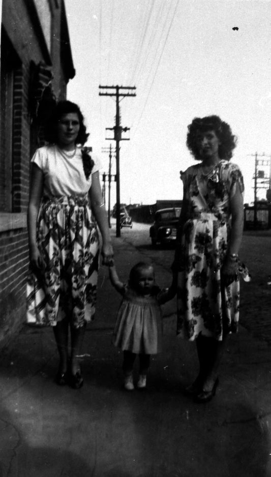 Rose Bergeron, Jeanine Soucy et la petite Carmen