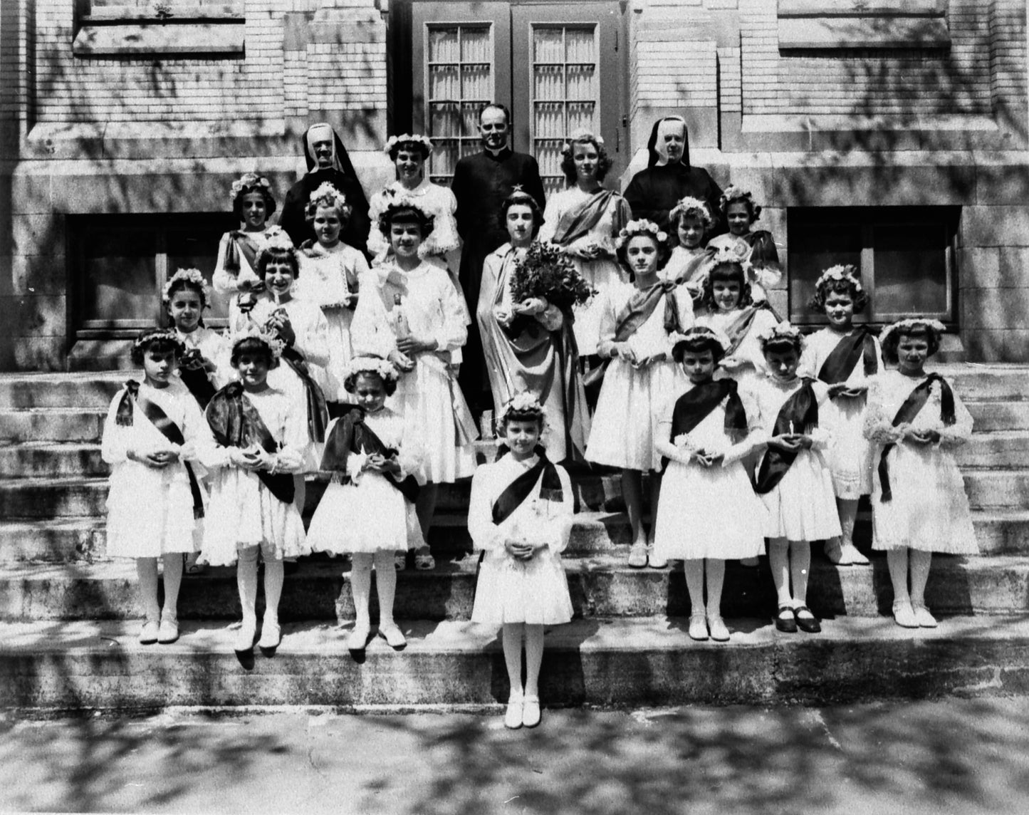 Jeunes filles de l'école Nativité de la Sainte-Vierge