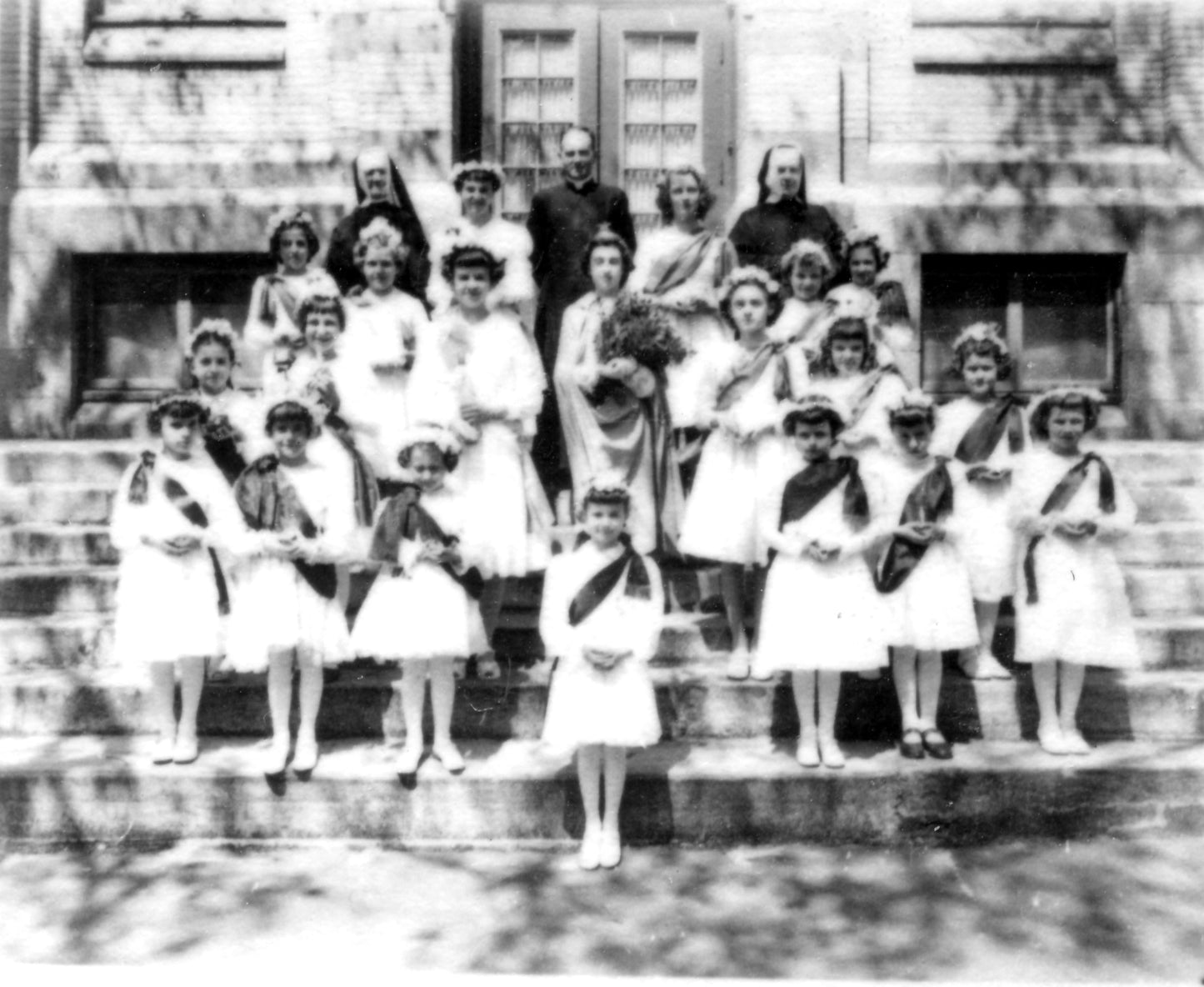 Jeunes filles de l'école Nativité de la Sainte-Vierge