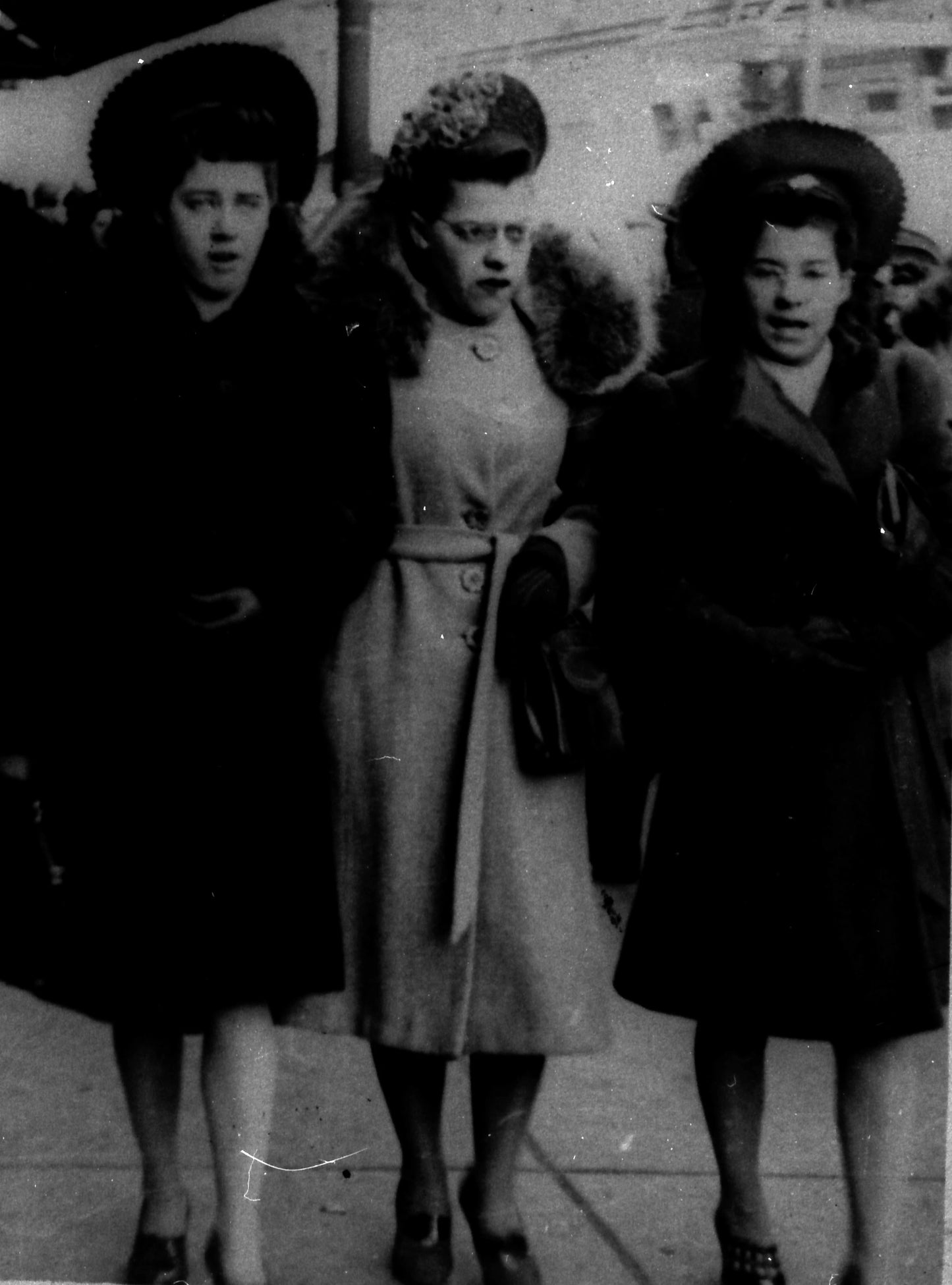 Rose et Irène Bergeron et leur demi-soeur Laurette Robichaud