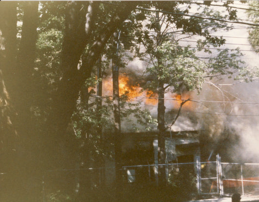 Incendie de l'ancien aréna Dickson