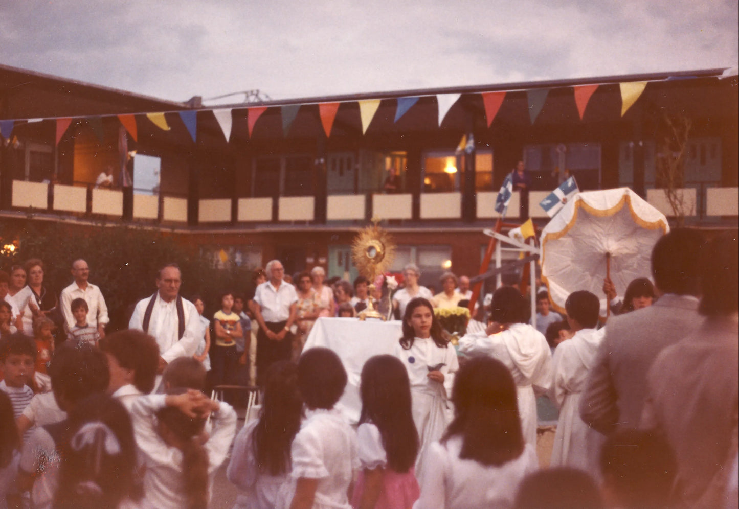 Ostensoir exposé à la Fête-Dieu