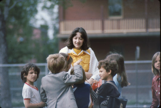 Entrée des élèves à l’école Très-Saint-Nom-de-Jésus