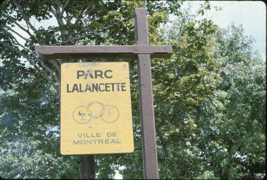 Parc Lalancette, enseigne