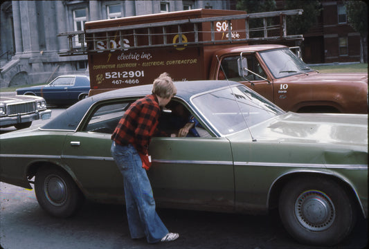 Jeune sollicitant les automobilistes