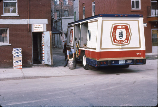 Livraison Molson taverne La Salle