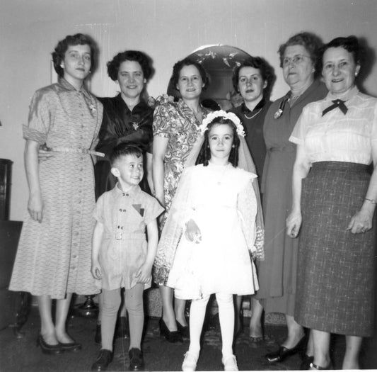 Membres de la famille Day pour la première communion de Mireille Day