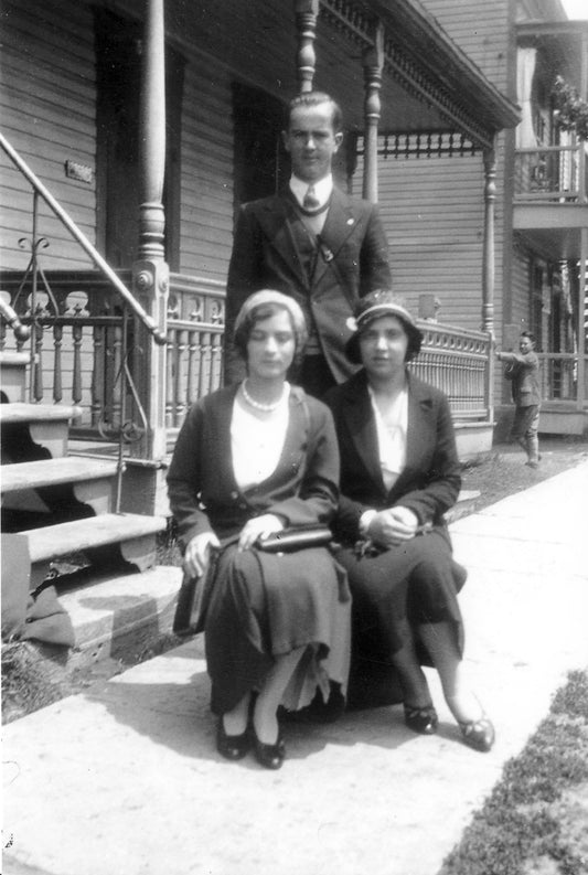 Lucienne St-Jean, son frère Marcel et leur soeur Adrienne