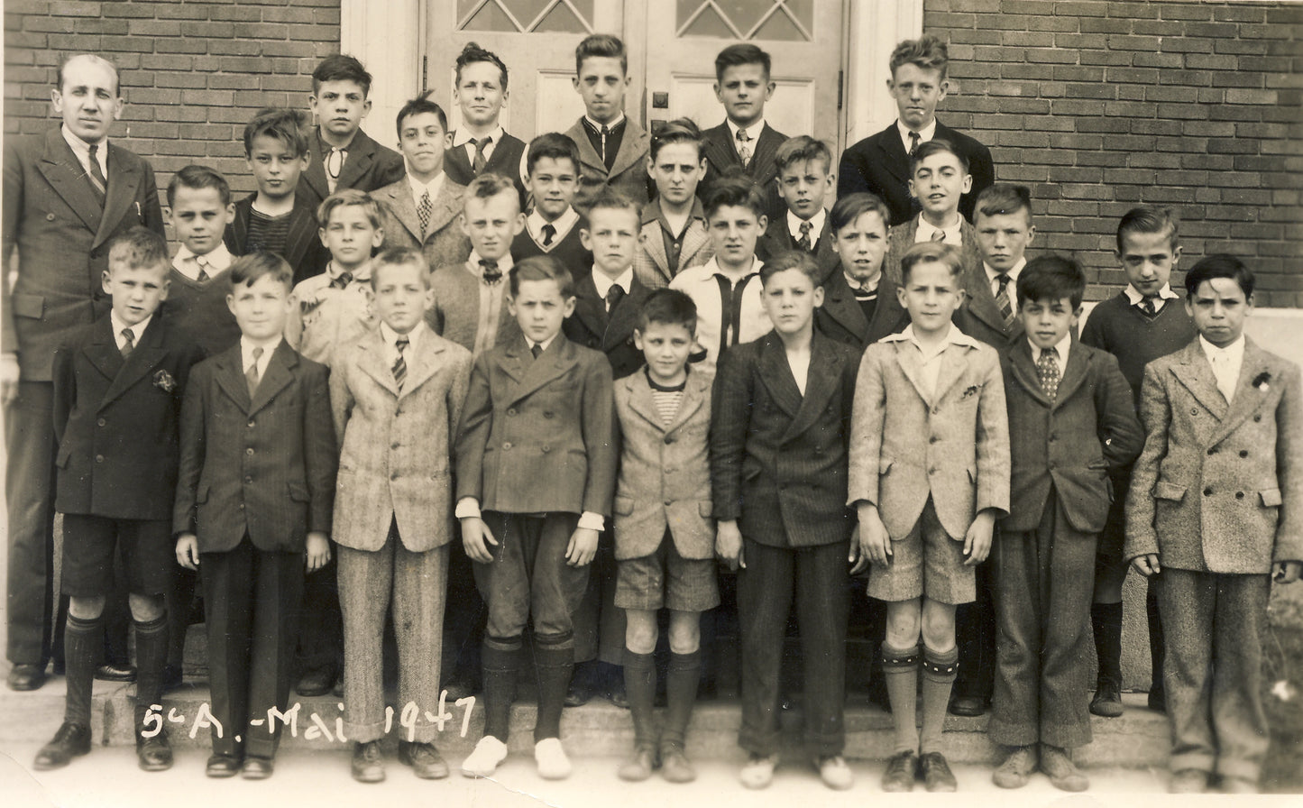 Élèves de 5e année de l’école Saint-François-d’Assise, mai 1947