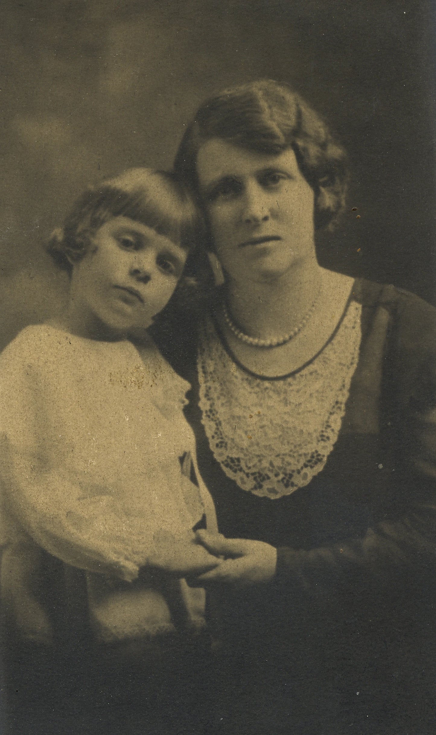 Hélène Larocque et enfant