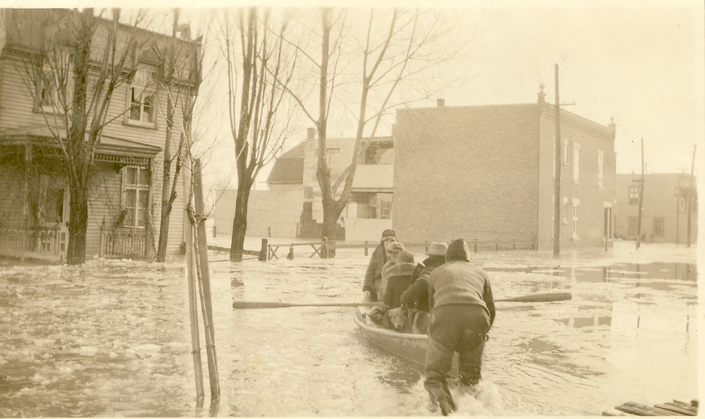 Inondation de la rue de Saint-Just, entre Lecourt et Lavaltrie