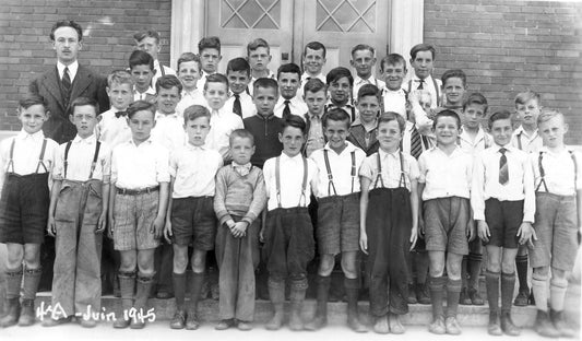 Classe de 4e année de l'école Saint-François-d'Assise, 1945