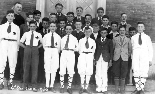 Classe de 6e année de l'école Saint-François-d'Assise, 1945