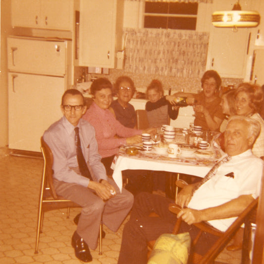 Famille Pinet dans la cuisine du 7840 rue La Fontaine