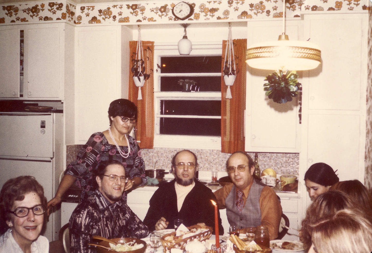 Famille Pinet dans la cuisine du 7840 rue La Fontaine