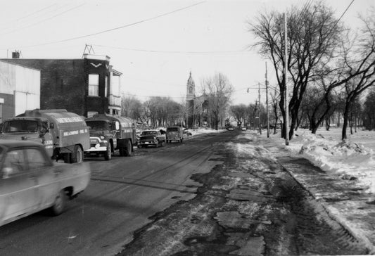 Rue Curatteau, durant la démolition de l'église St-François-d'Assise, hiver 1964