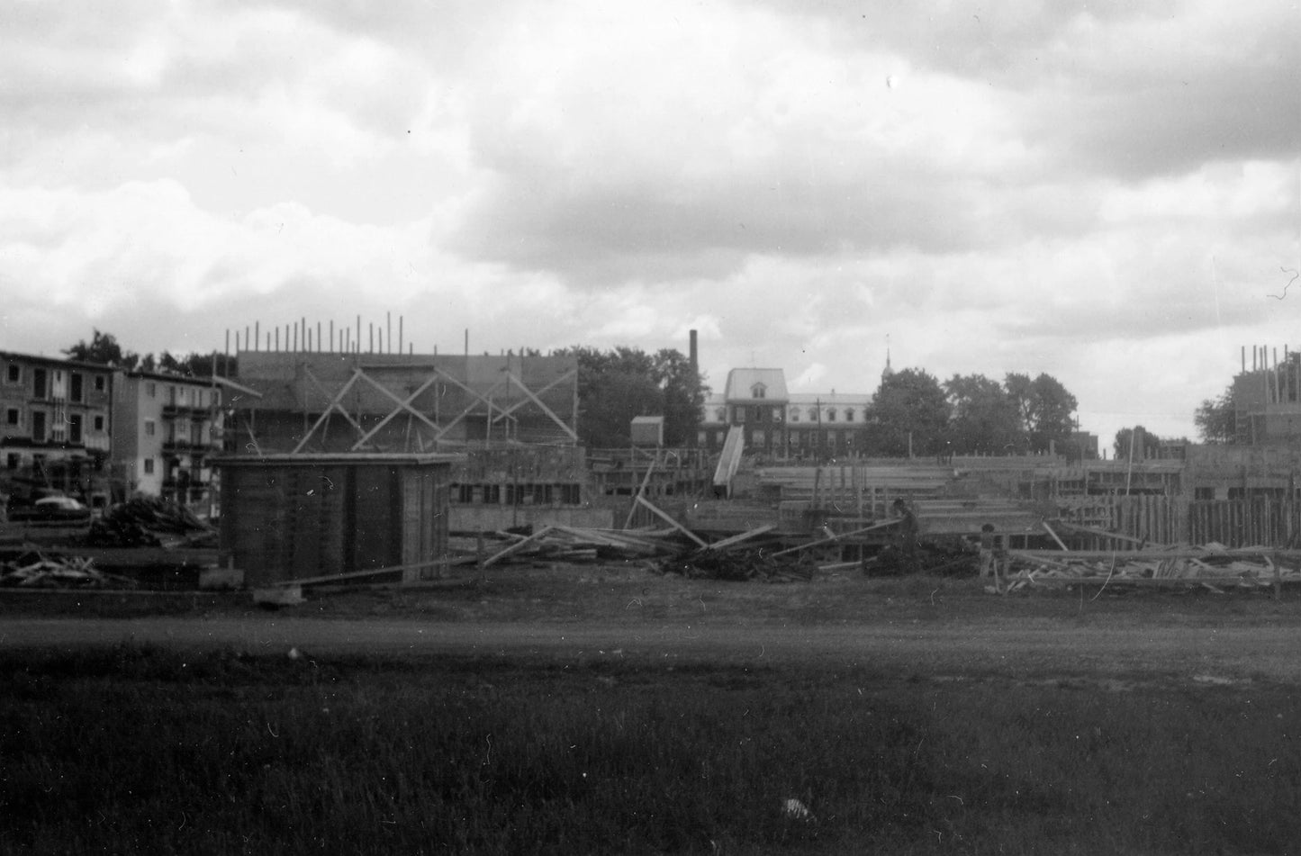 Construction de la nouvelle église Saint-François d'Assise