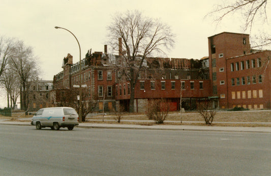 Asile Saint-Benoît-Joseph-Labre après l'incendie de 1990