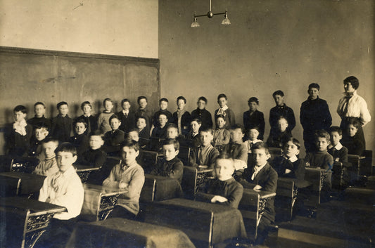 Élèves et professeur de l’école Boucher-de-la-Bruère