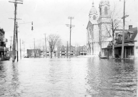 Inondation sur la rue Notre-Dame