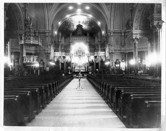 Églie Très-Saint-Nom-de-Jésus, intérieur.