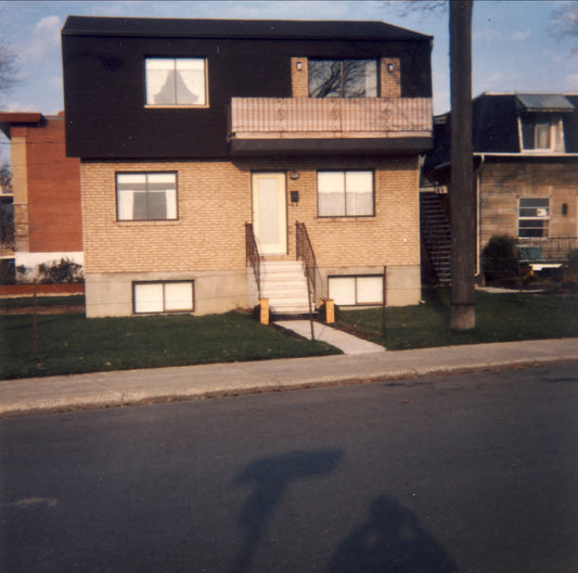 Maison actuelle au coin de Bellerive et Desmarteau