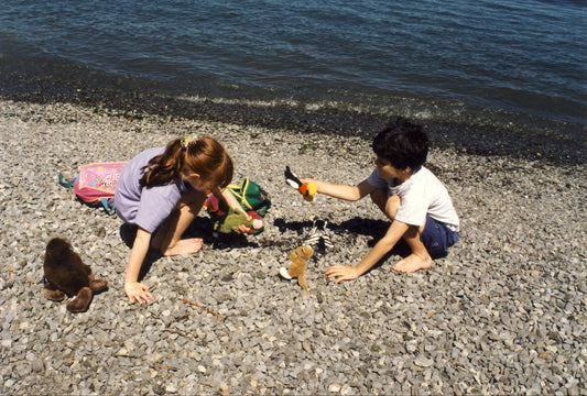 Deux enfants à la promenade Bellerive