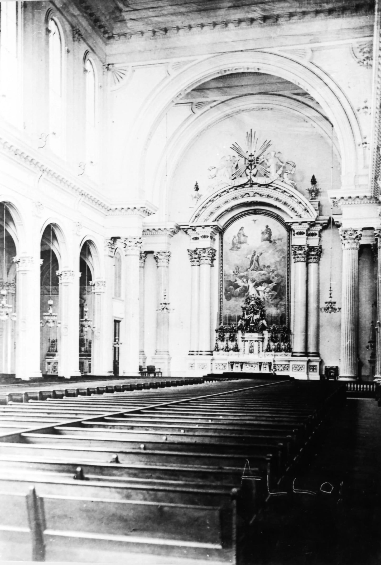 Intérieur de l'église Très-Saint-Nom-De-Jésus