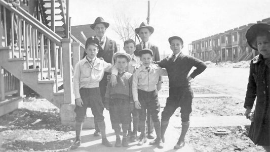 Enfants sur la rue Dickson