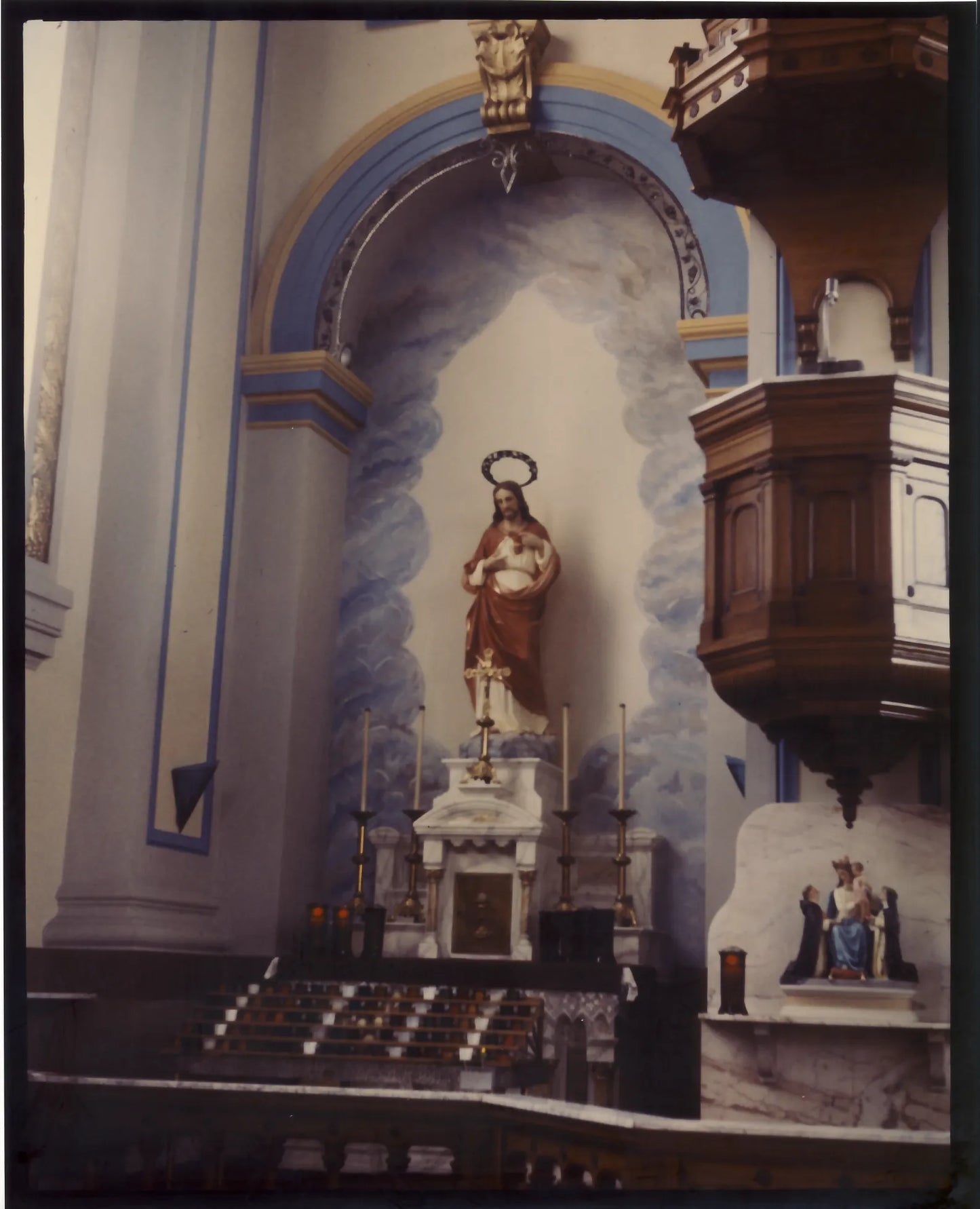 Statue Église Notre-Dame-des-Victoires