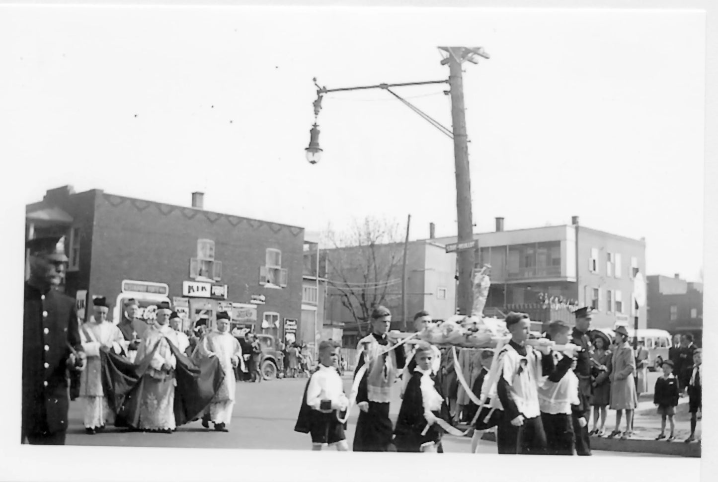 Procession à Notre-Dame-des-Victoire