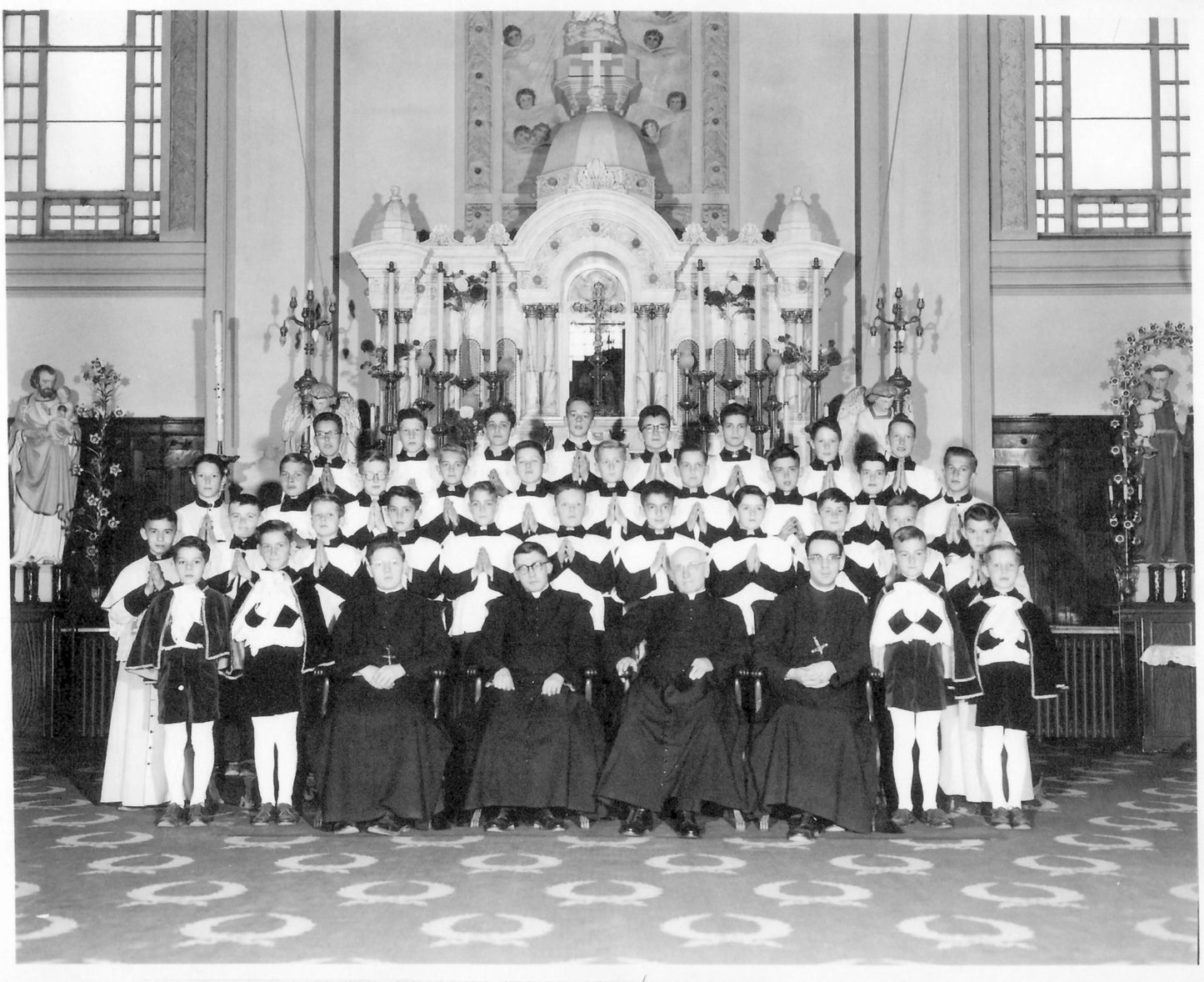 Prêtres et servants de messe Notre-Dame-des-Victoires